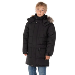 Ilmastikukindel talvemantel aktiivsele noorele